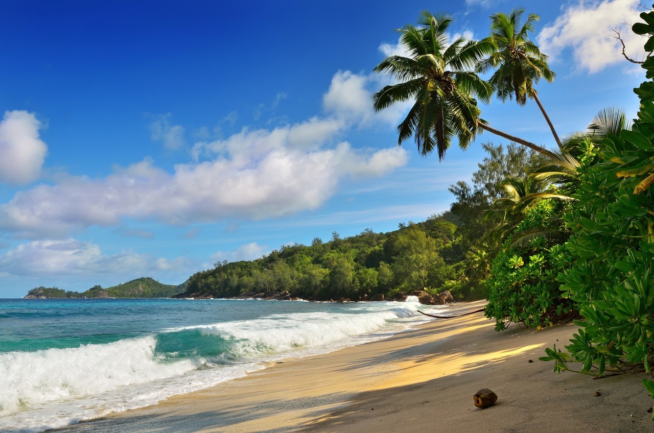 Travel to Praslin by ferry