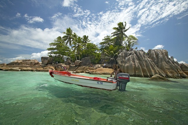 bateaux ferries vers les iles seychelles